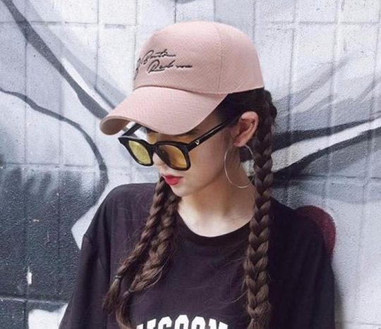 美麗的帽子，帶給你不一樣的春天